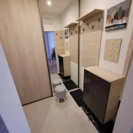 Apartment Cozy & Quiet In Wider Center
