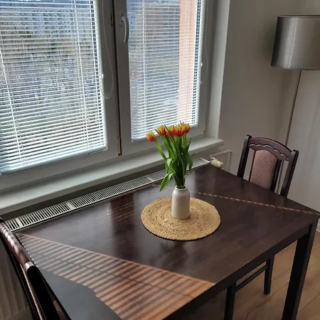 Cozy & Quiet In Wider Center *