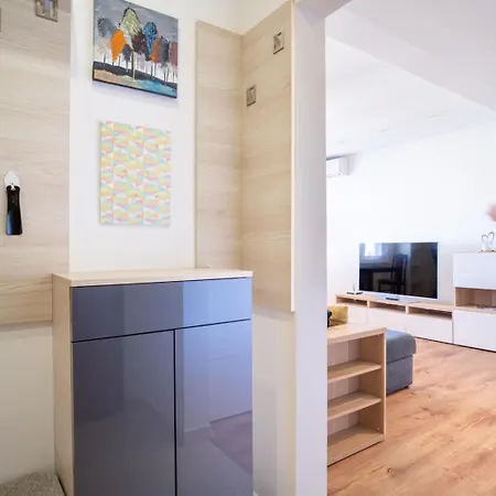 Cozy And Quiet In Wider Center * Bratysława