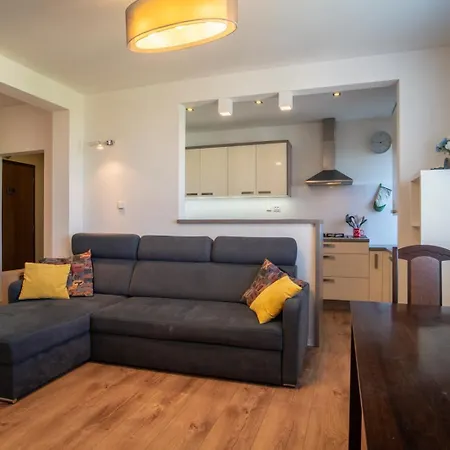 Cozy And Quiet In Wider Center * Bratysława