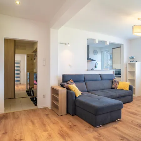 Daire Cozy And Quiet In Wider Center *