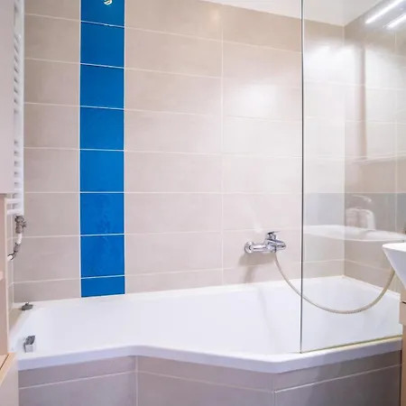 Cozy And Quiet In Wider Center Daire